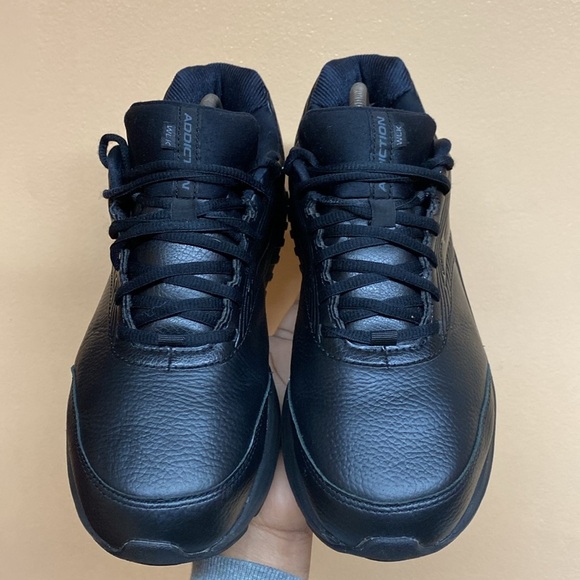 Brooks Addiction Slip Resistant Walker “Triple Black” - Picture 4 of 16